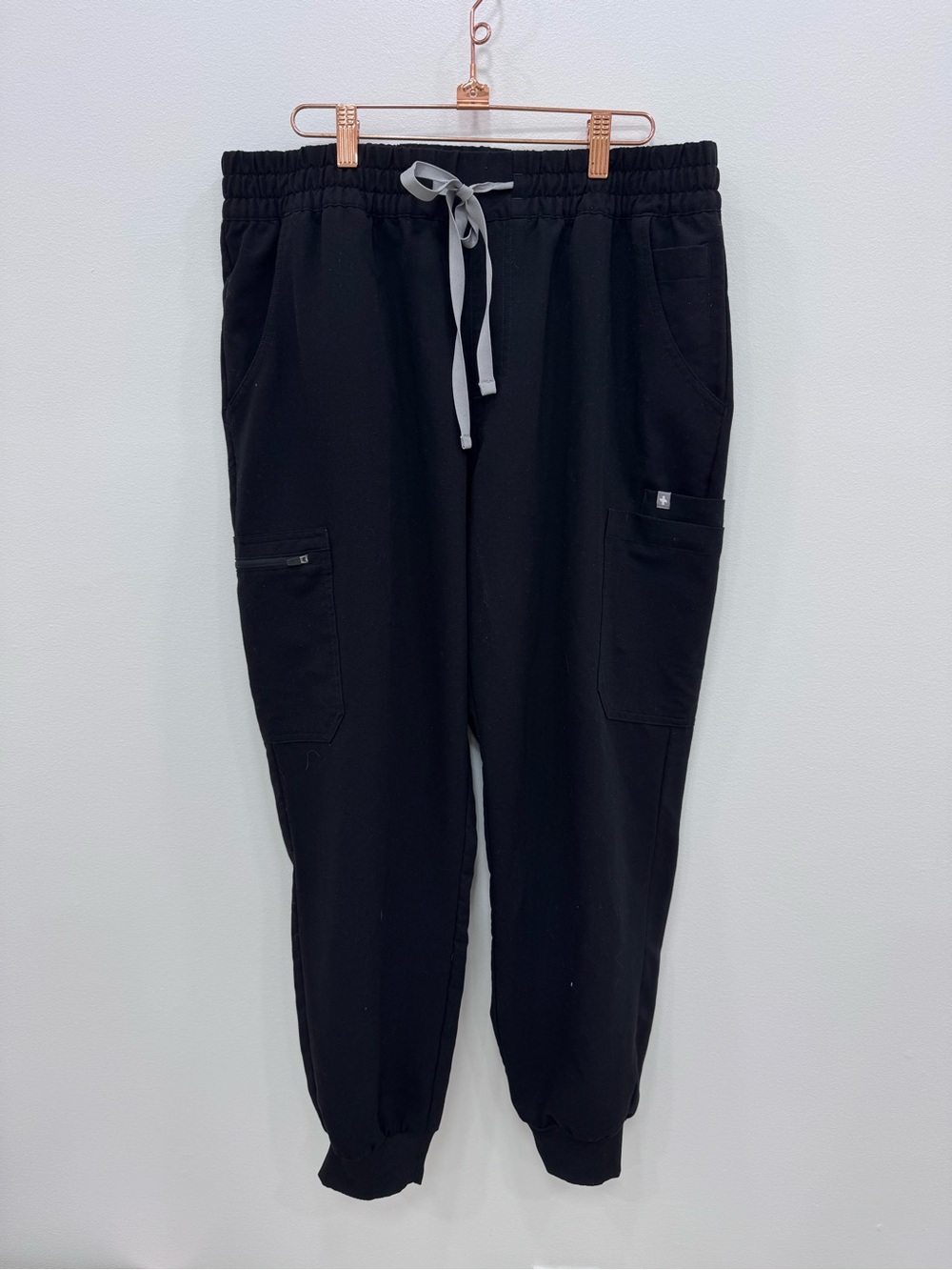 Figs Black High waisted Scrub Pants with Light Gray Drawstring Zamora pockets XL